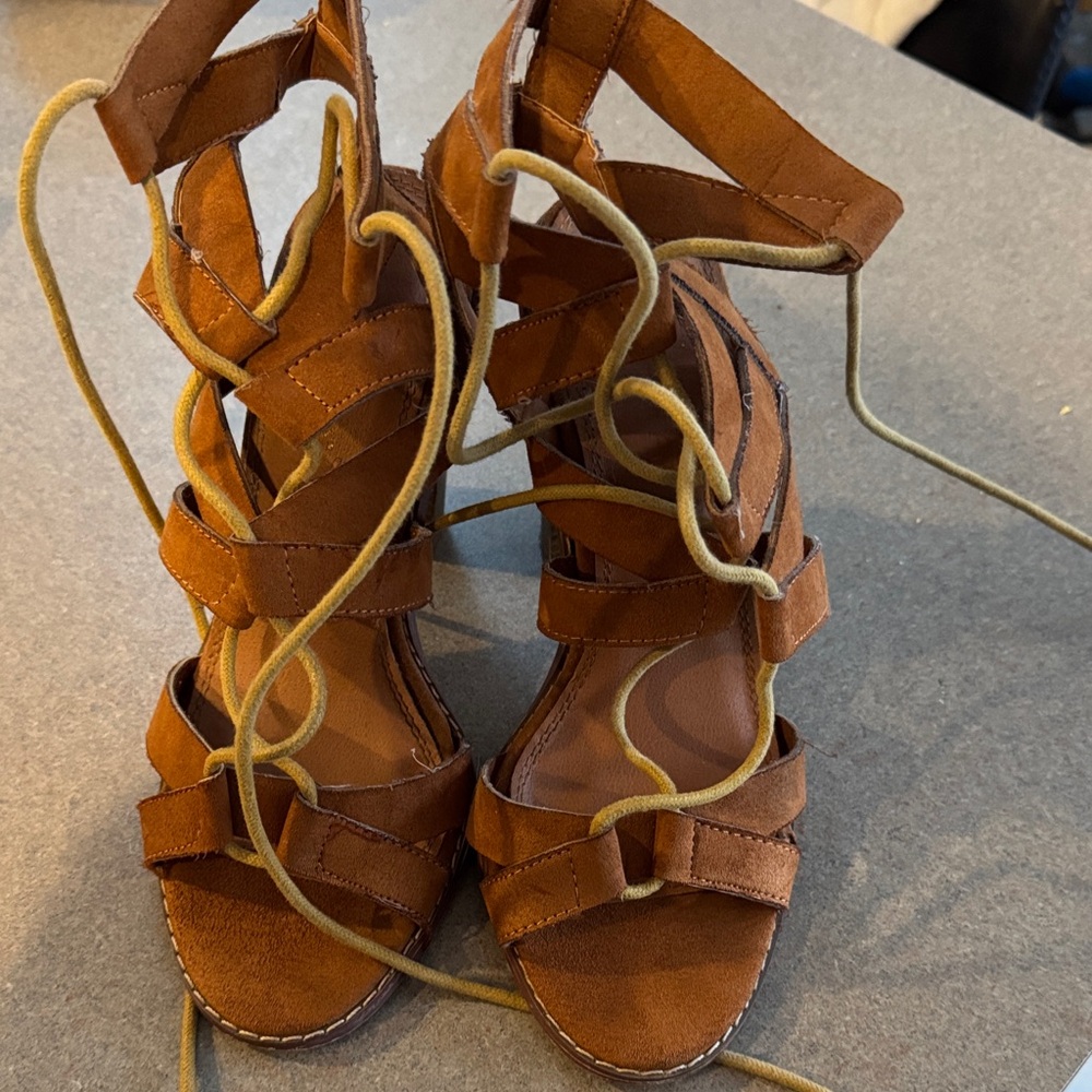 Brown Strappy Women's Sandals, women’s size 8.